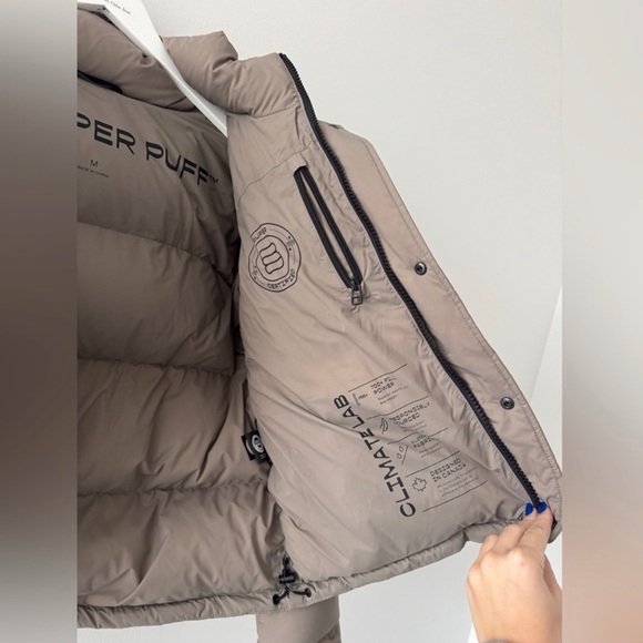 ARITZIA Super Puff Shorty Jacket - Picture 2 of 3